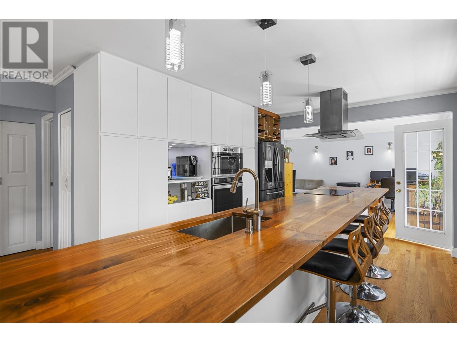 1640 Galt Crescent. Revelstoke, British Columbia