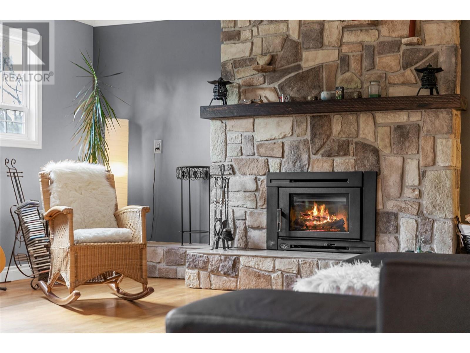 1640 Galt Crescent. Revelstoke, British Columbia