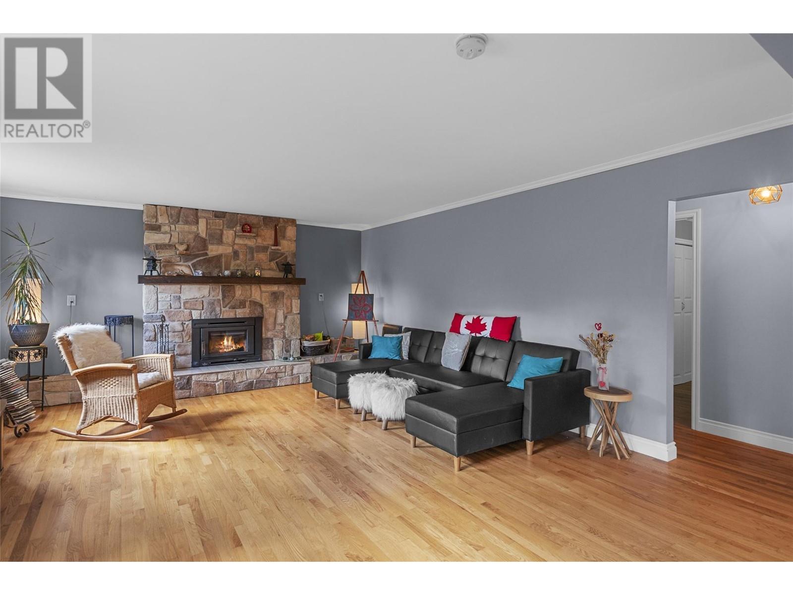 1640 Galt Crescent. Revelstoke, British Columbia