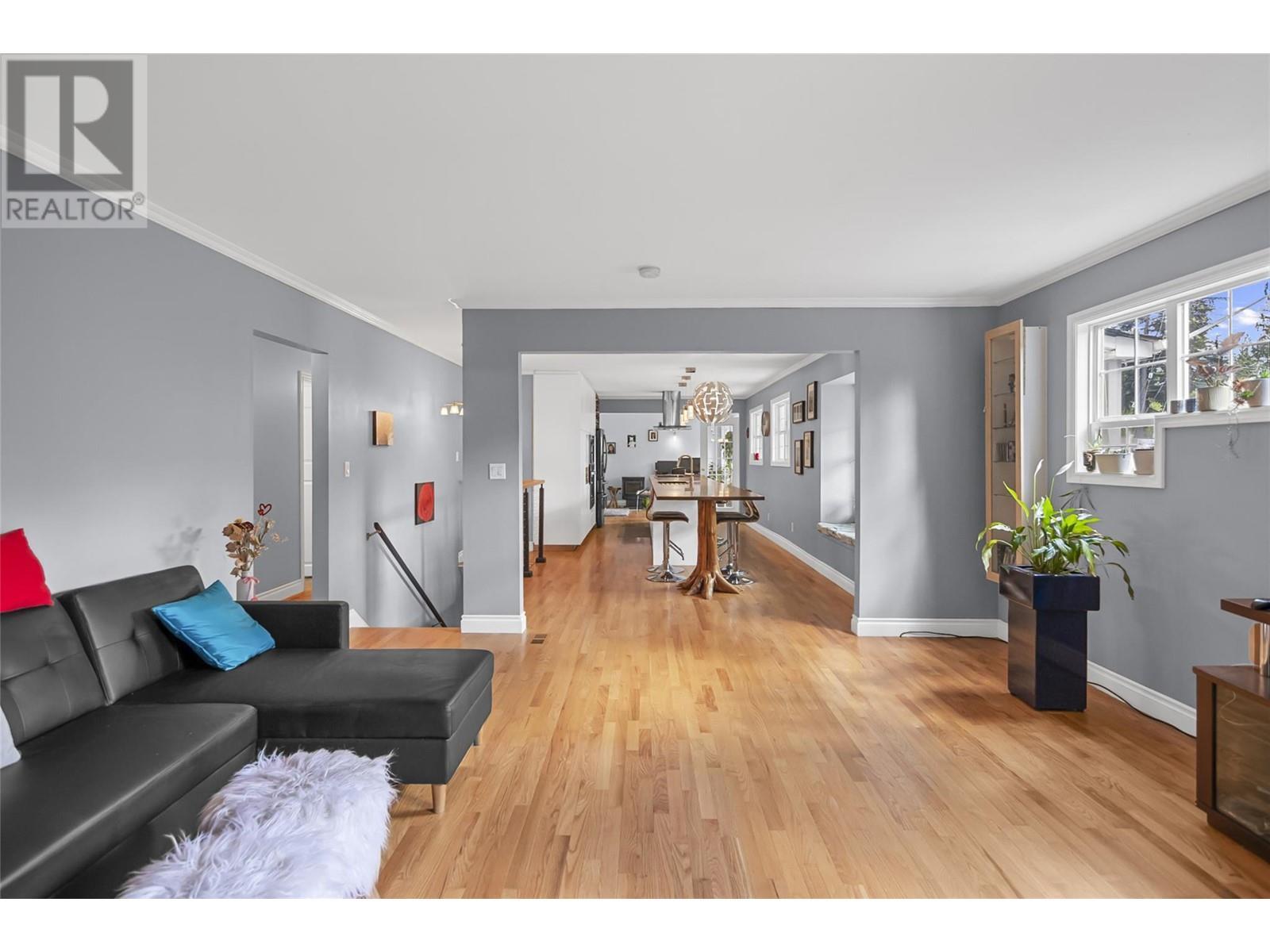 1640 Galt Crescent. Revelstoke, British Columbia