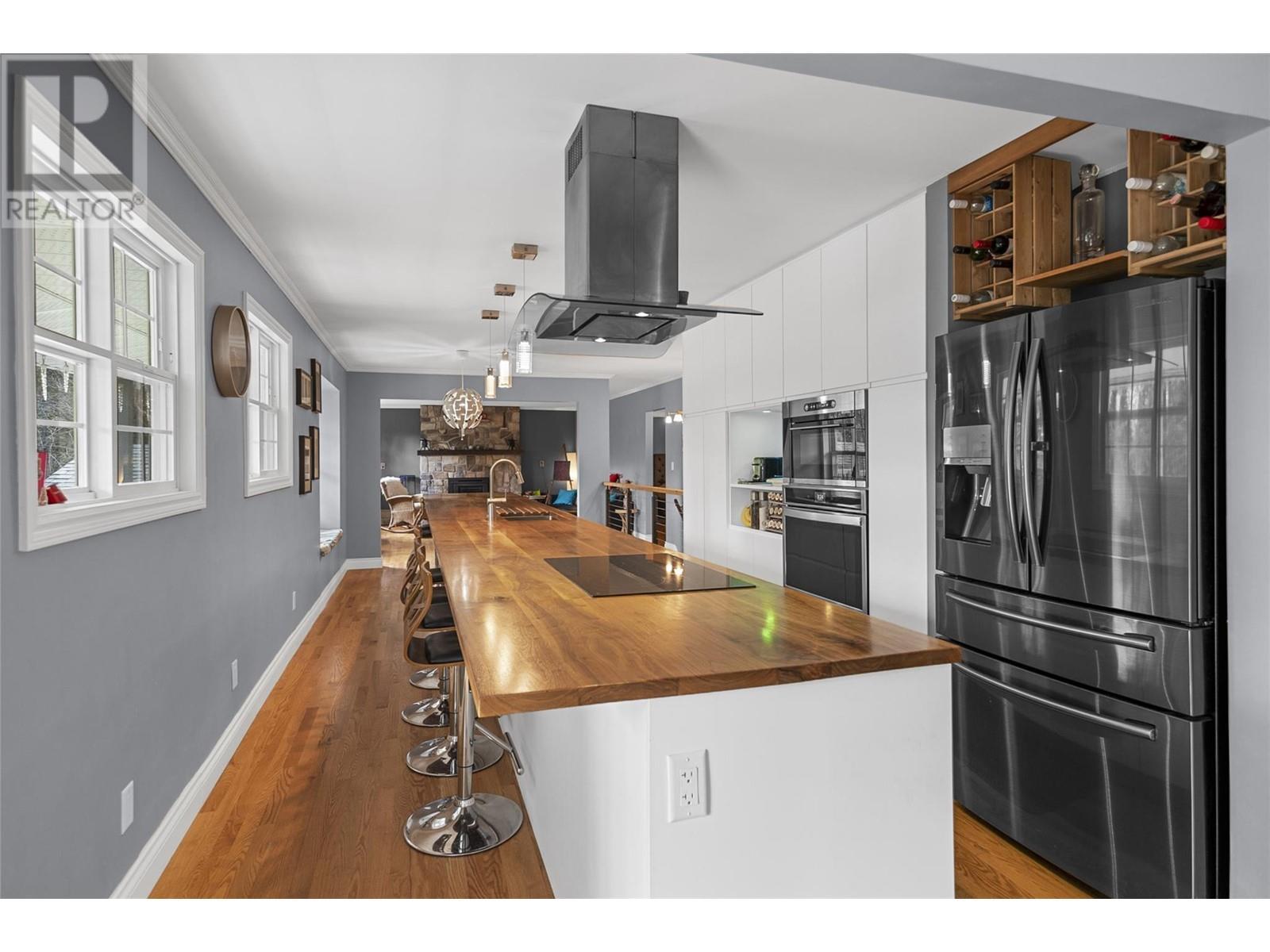 1640 Galt Crescent. Revelstoke, British Columbia