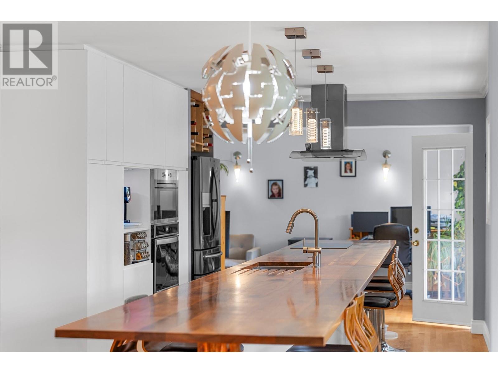 1640 Galt Crescent. Revelstoke, British Columbia