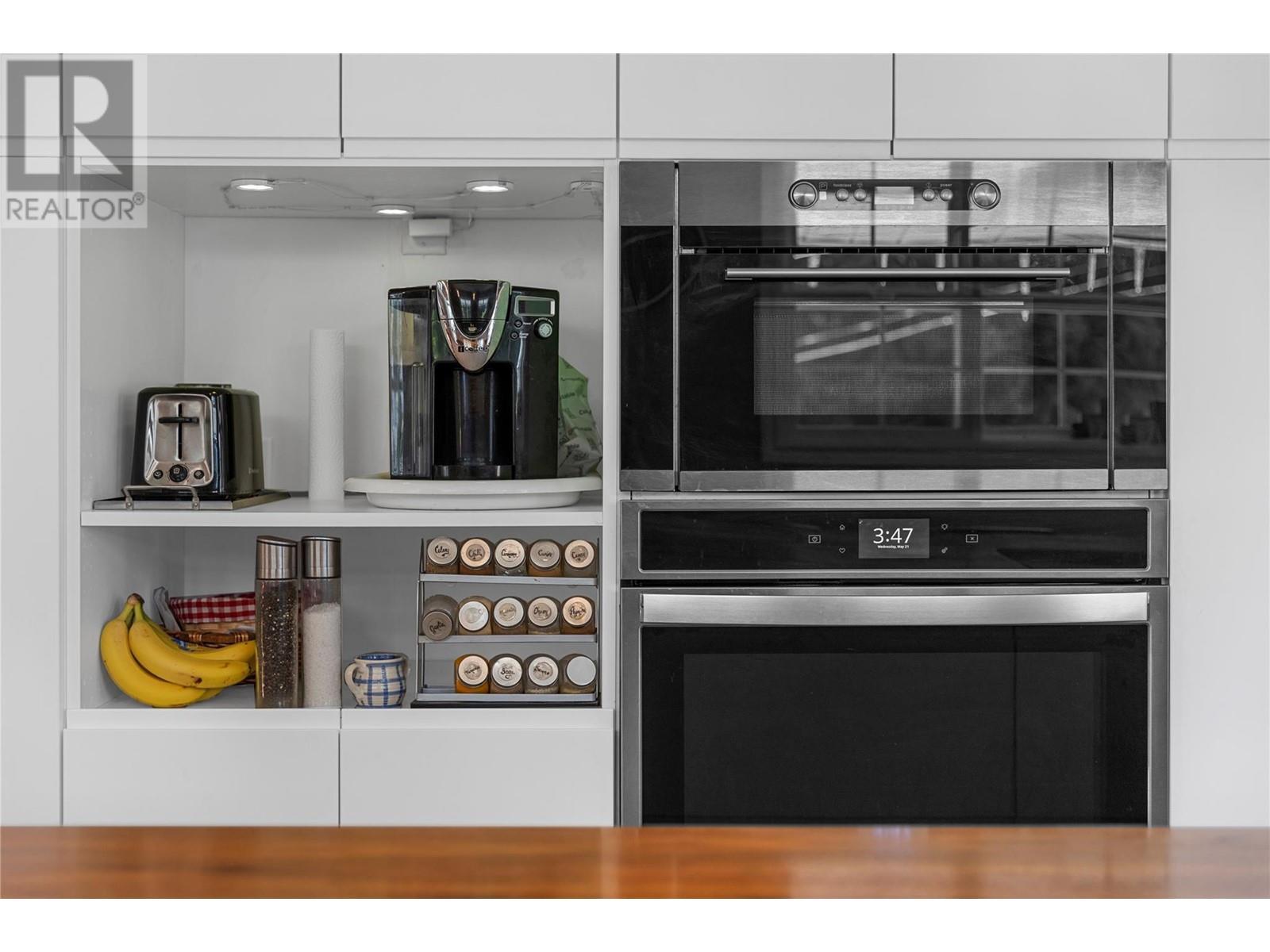 1640 Galt Crescent. Revelstoke, British Columbia