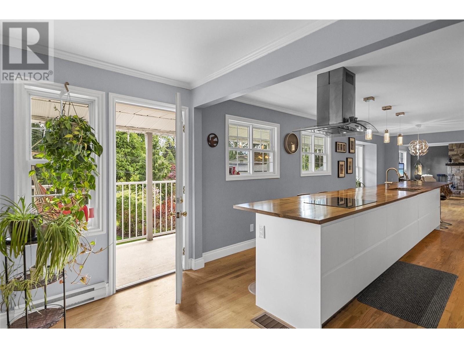 1640 Galt Crescent. Revelstoke, British Columbia