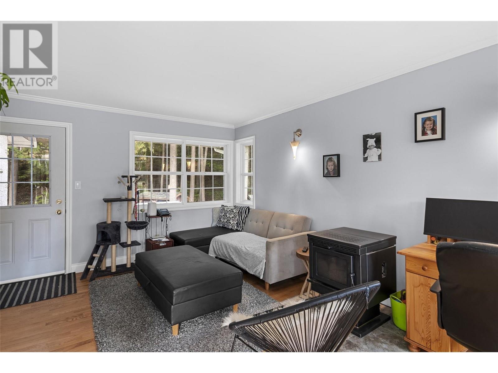 1640 Galt Crescent. Revelstoke, British Columbia