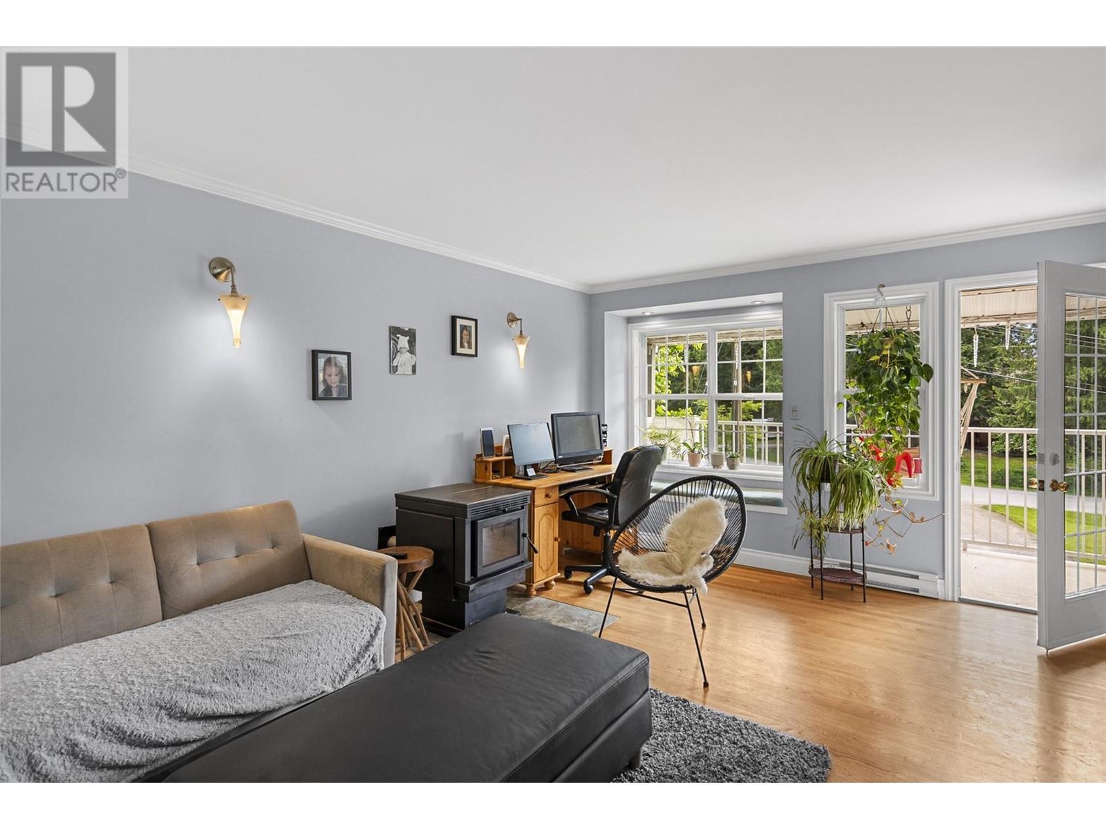 1640 Galt Crescent. Revelstoke, British Columbia