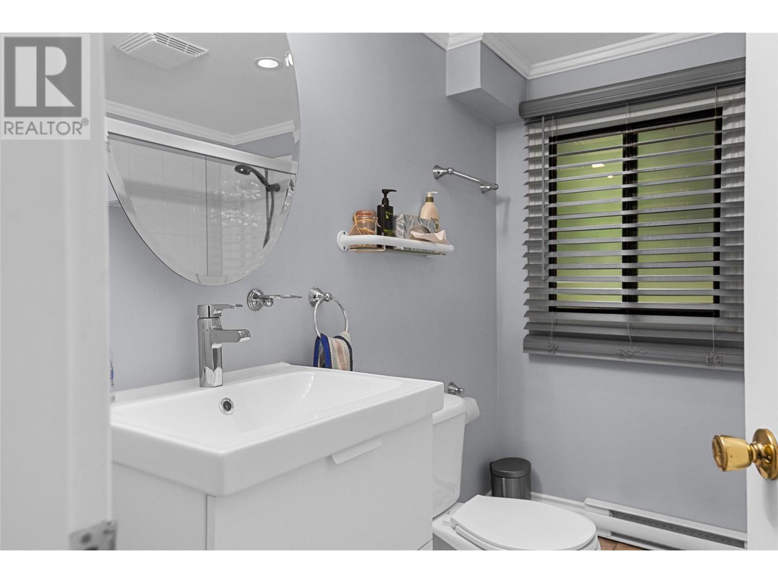 1640 Galt Crescent. Revelstoke, British Columbia