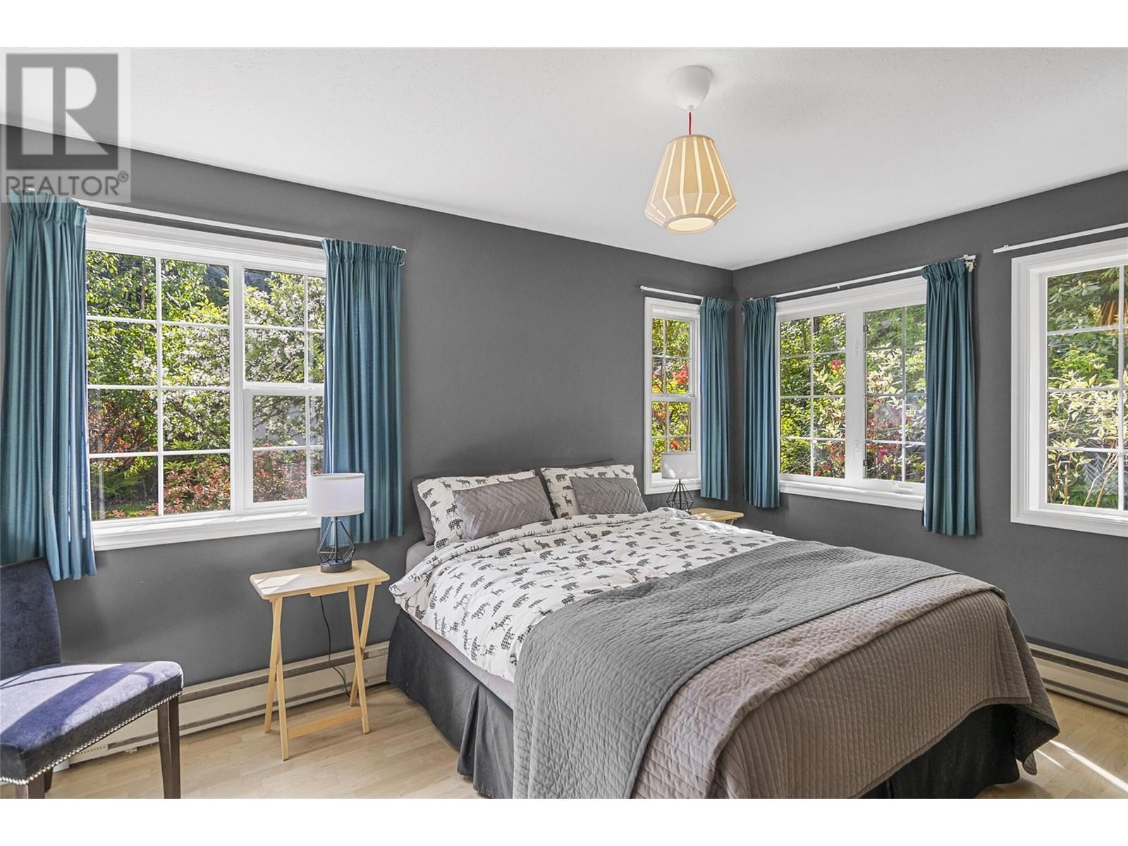 1640 Galt Crescent. Revelstoke, British Columbia