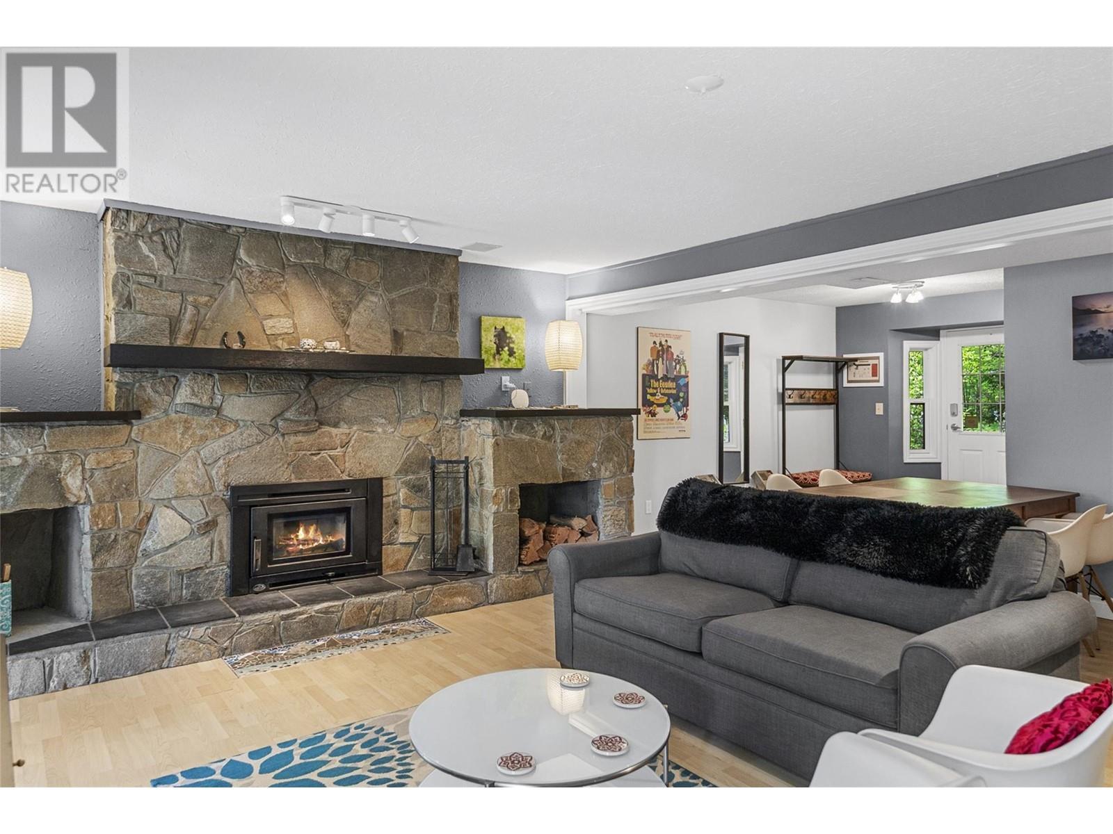 1640 Galt Crescent. Revelstoke, British Columbia