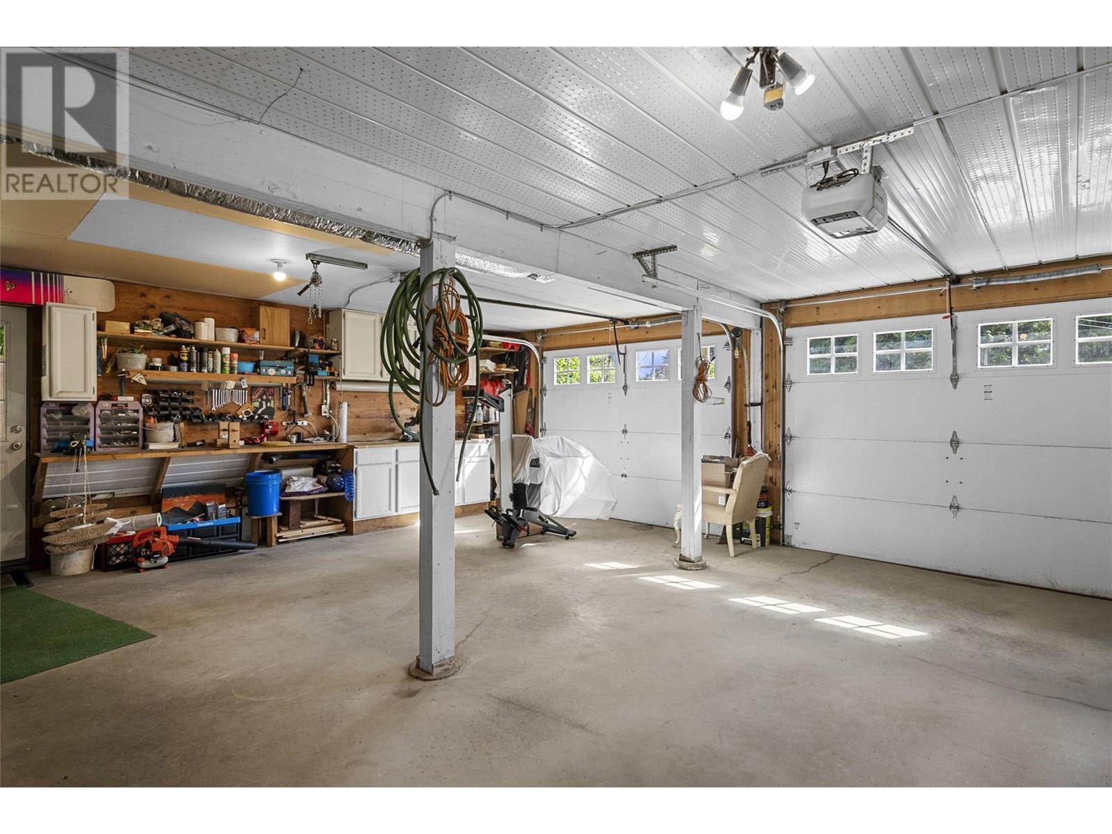 1640 Galt Crescent. Revelstoke, British Columbia
