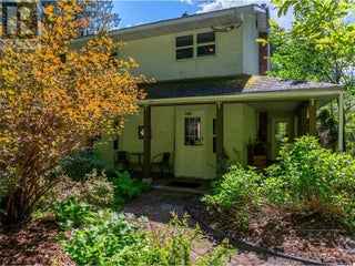 1640 Galt Crescent. Revelstoke, British Columbia