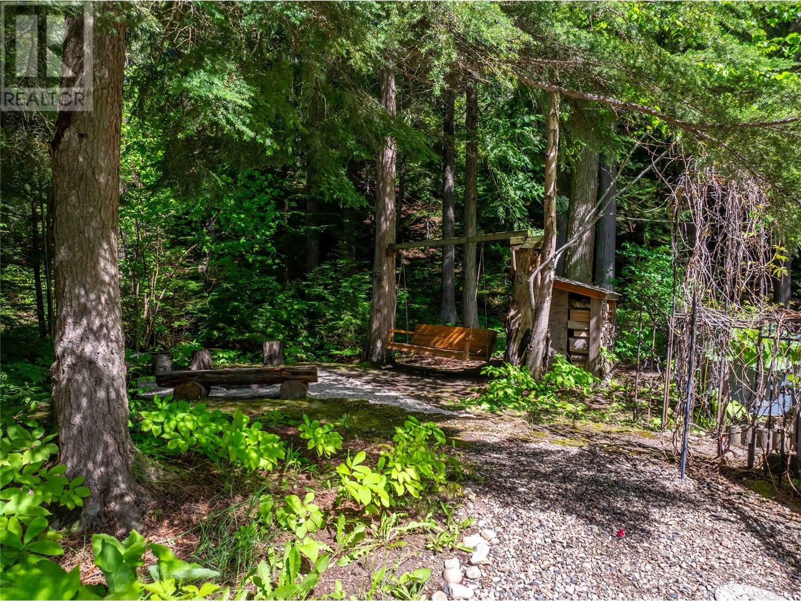 1640 Galt Crescent. Revelstoke, British Columbia