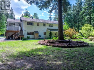 1640 Galt Crescent. Revelstoke, British Columbia