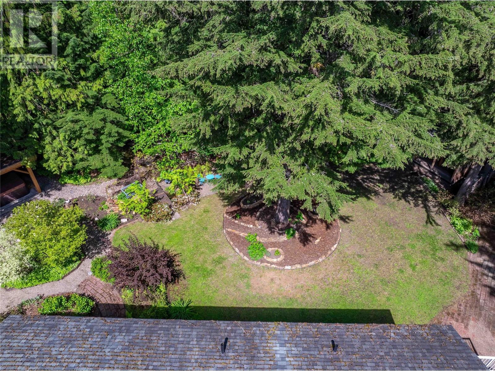 1640 Galt Crescent. Revelstoke, British Columbia