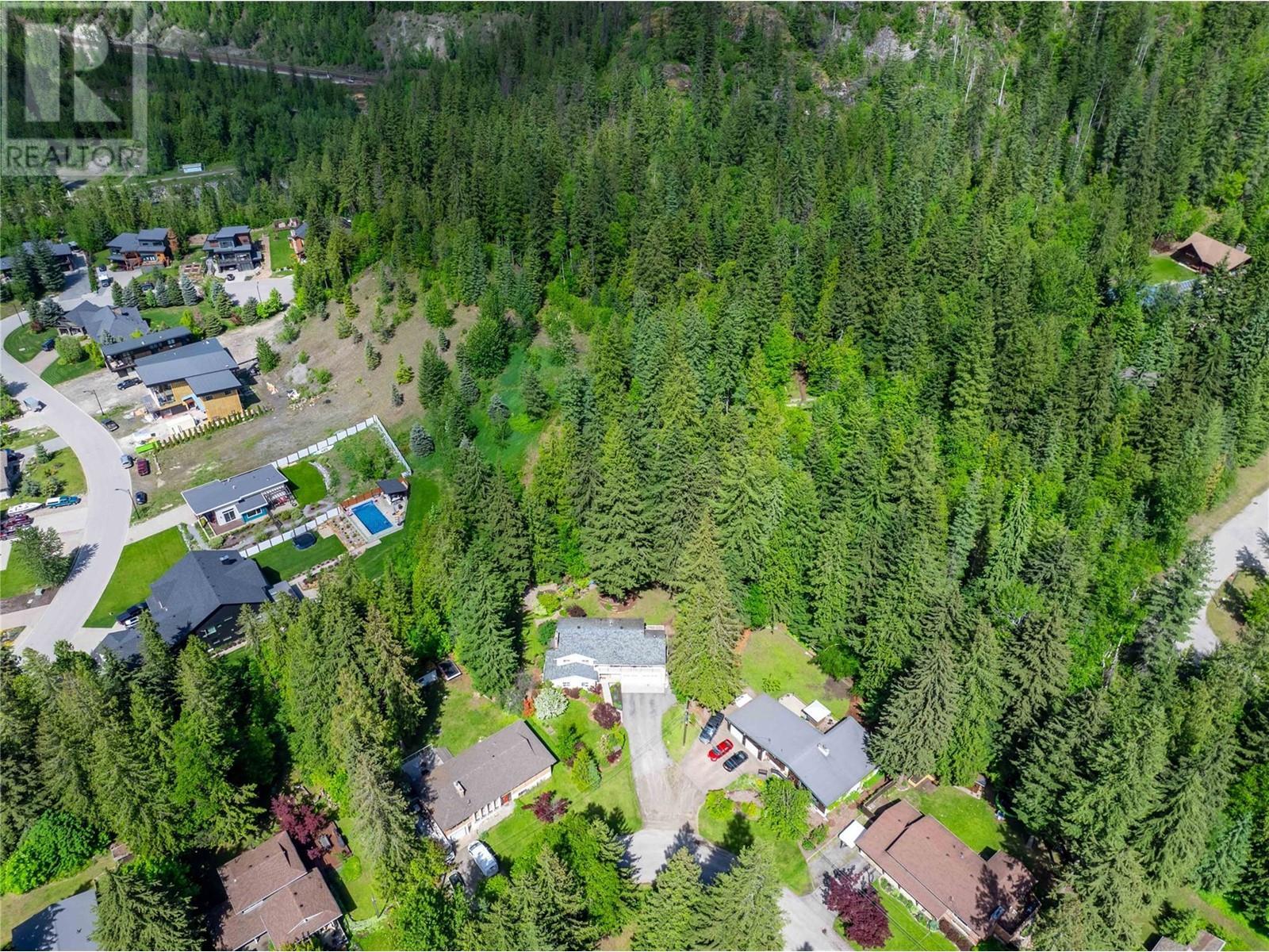 1640 Galt Crescent. Revelstoke, British Columbia