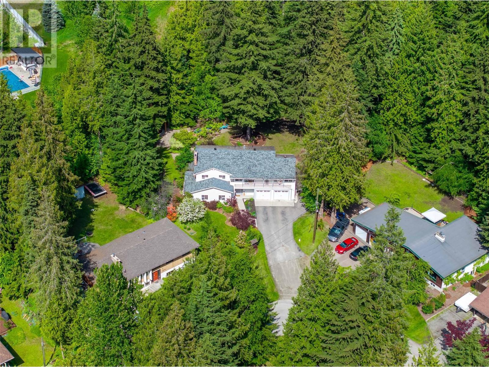 1640 Galt Crescent. Revelstoke, British Columbia
