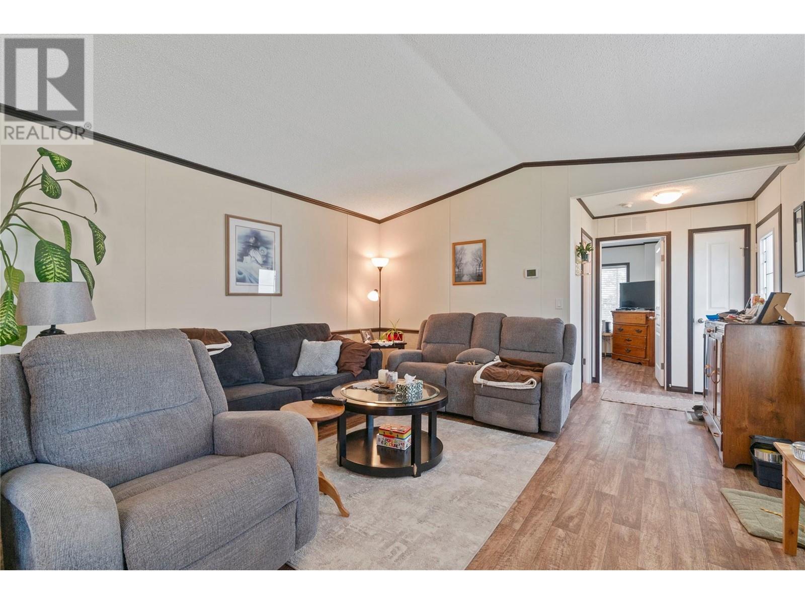 504 Pine Street Unit# 3. Chase, British Columbia