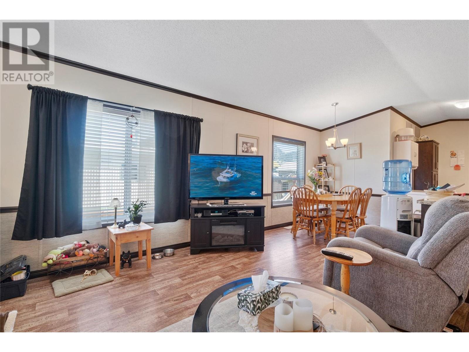 504 Pine Street Unit# 3. Chase, British Columbia