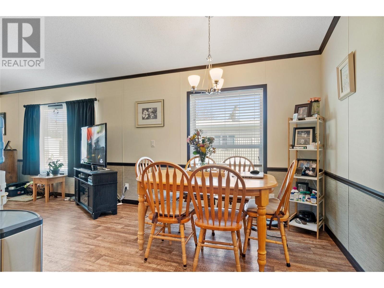 504 Pine Street Unit# 3. Chase, British Columbia