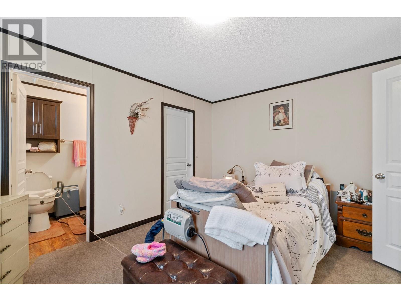 504 Pine Street Unit# 3. Chase, British Columbia