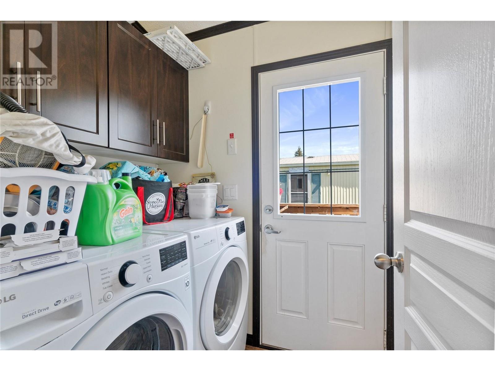 504 Pine Street Unit# 3. Chase, British Columbia