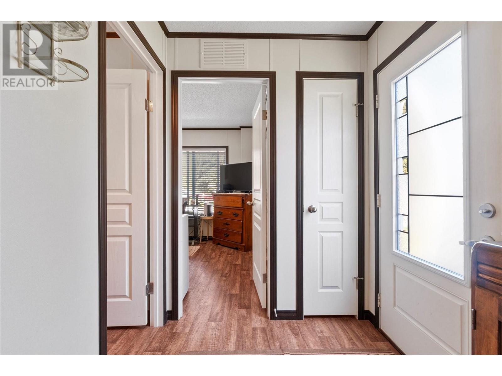 504 Pine Street Unit# 3. Chase, British Columbia