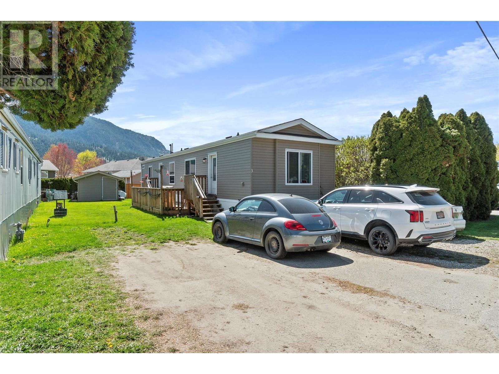 504 Pine Street Unit# 3. Chase, British Columbia