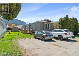 504 Pine Street Unit# 3. Chase, British Columbia