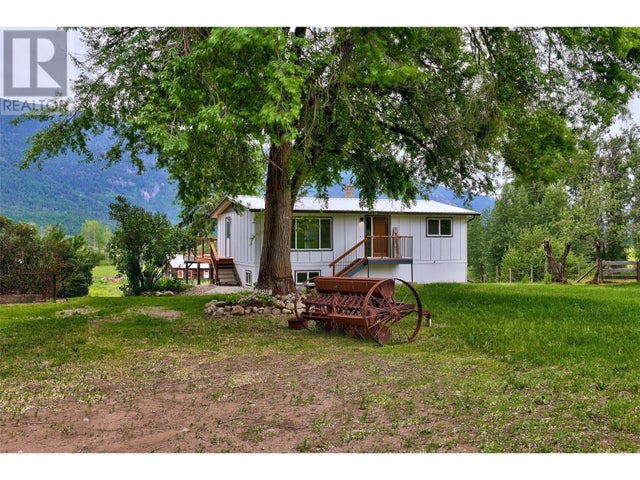 7398 Yellowhead Highway S, Barriere
