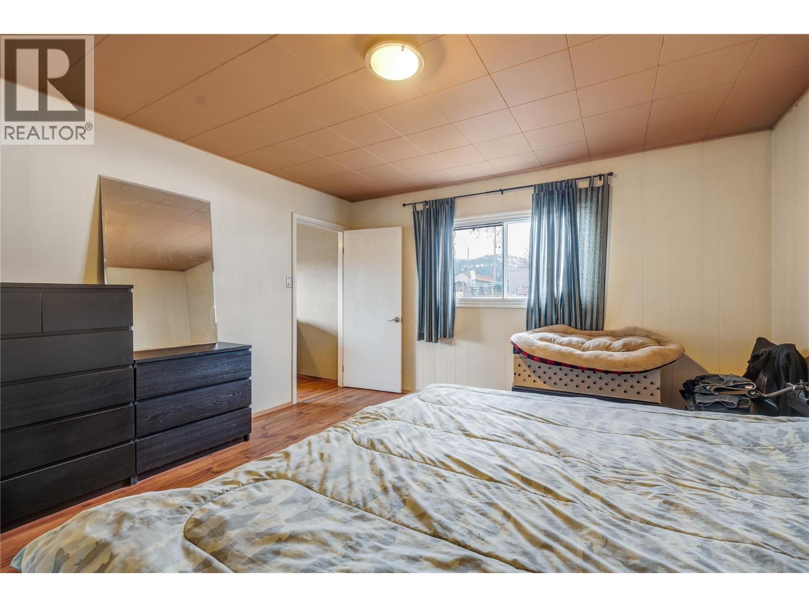 5214 Monro Avenue. Summerland, British Columbia