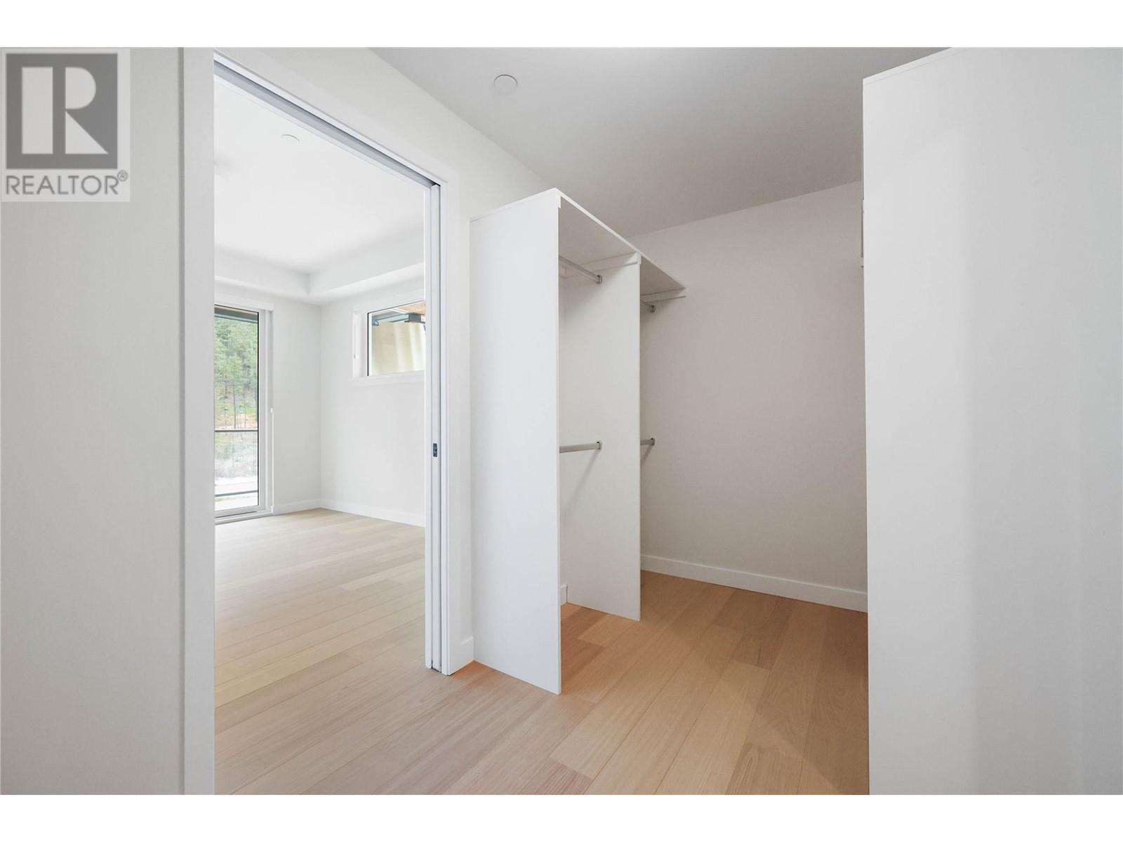 9652 Benchland Drive Unit# 404. Lake Country, British Columbia