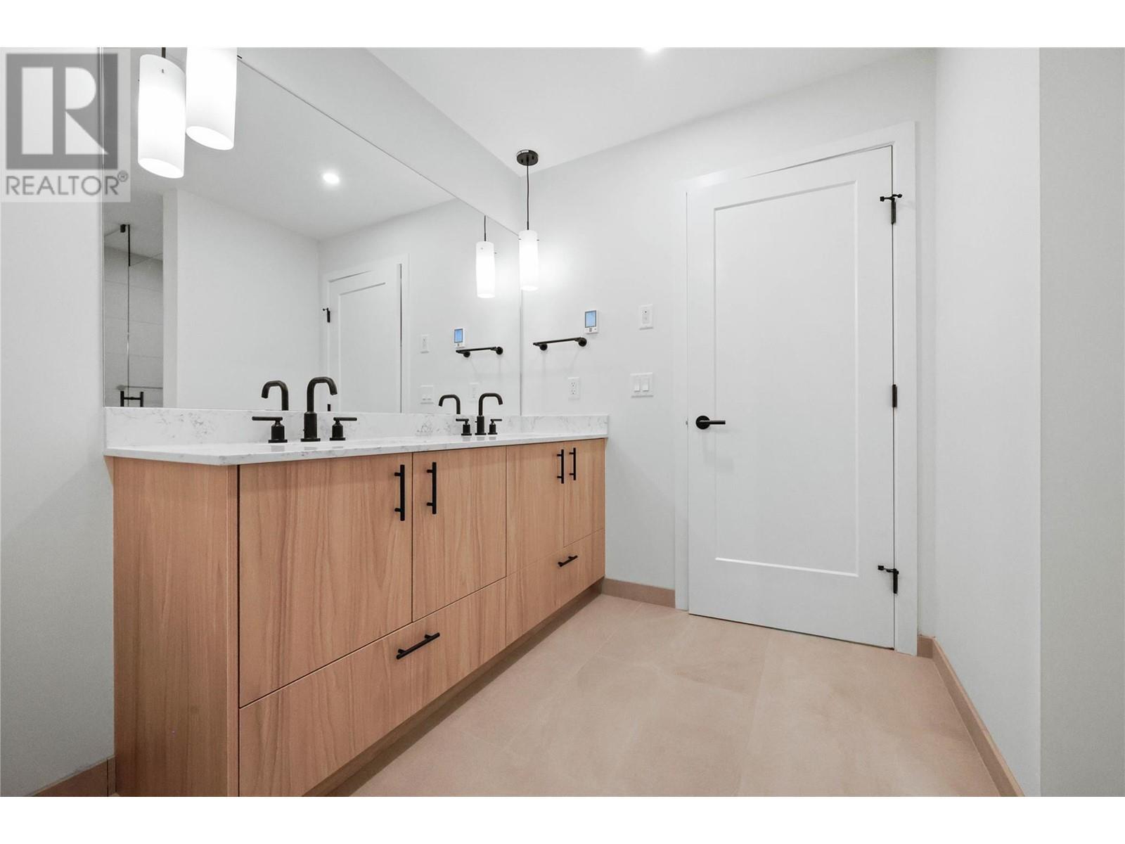 9652 Benchland Drive Unit# 404. Lake Country, British Columbia