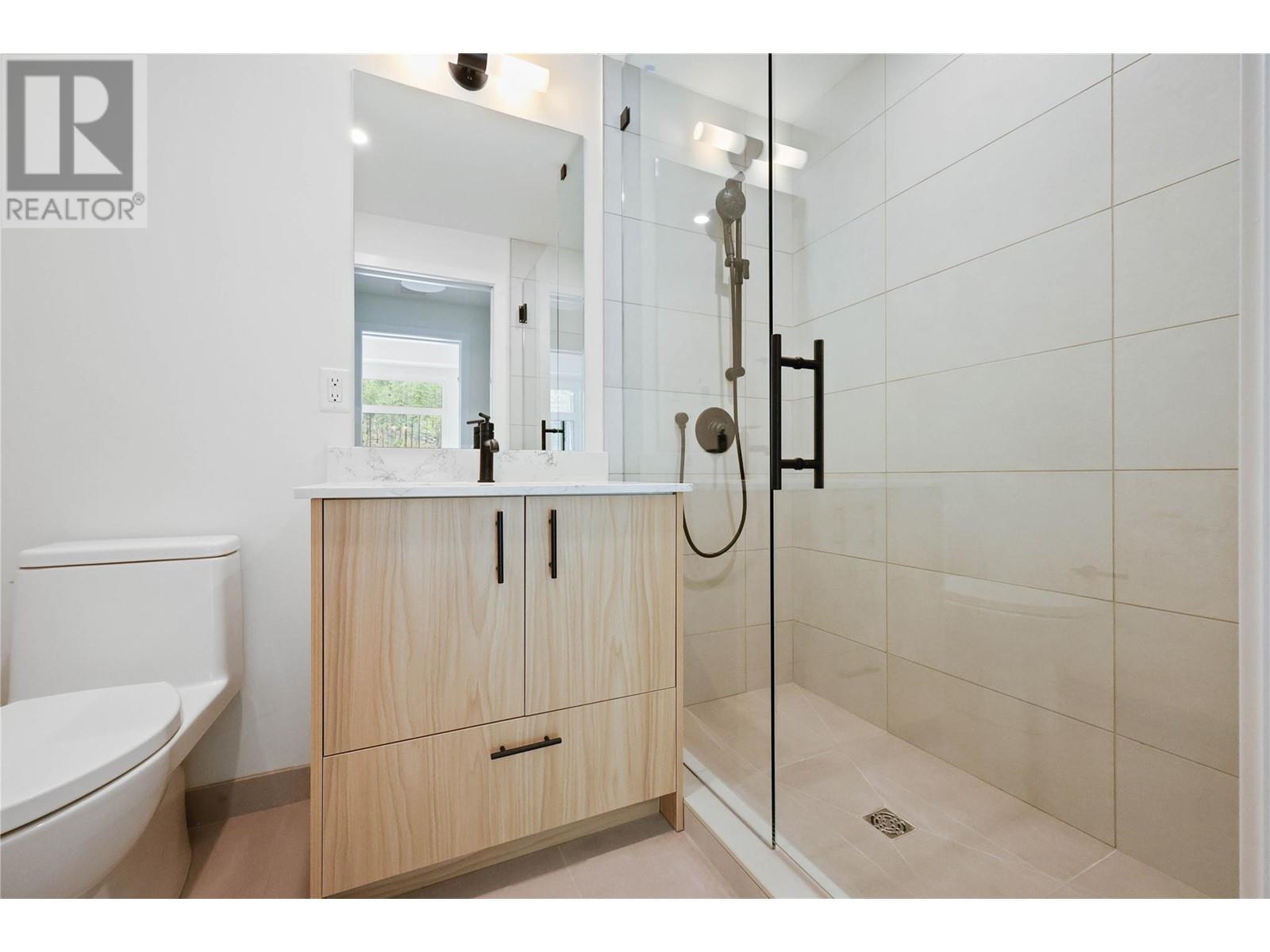 9652 Benchland Drive Unit# 404. Lake Country, British Columbia