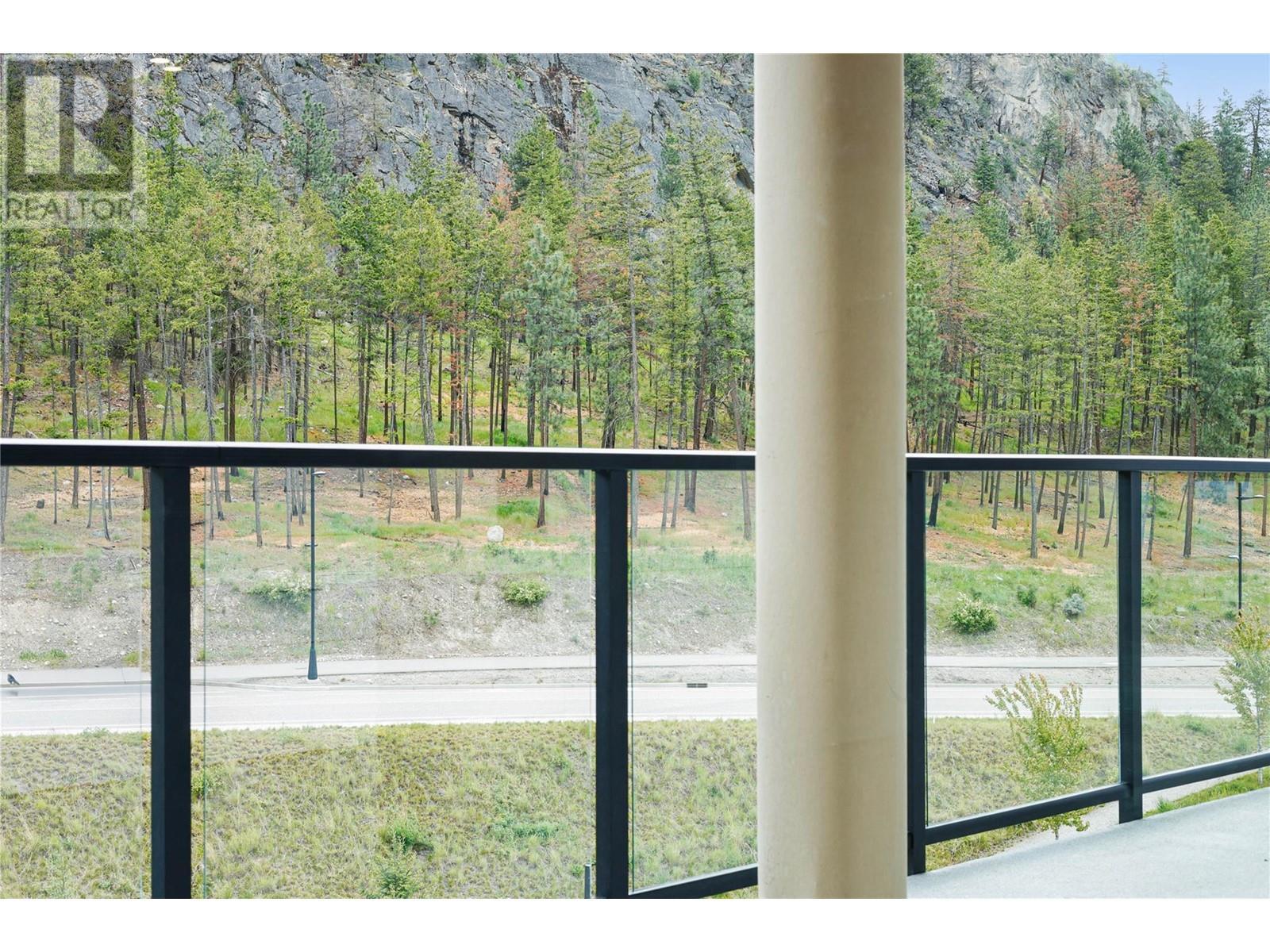 9652 Benchland Drive Unit# 404. Lake Country, British Columbia