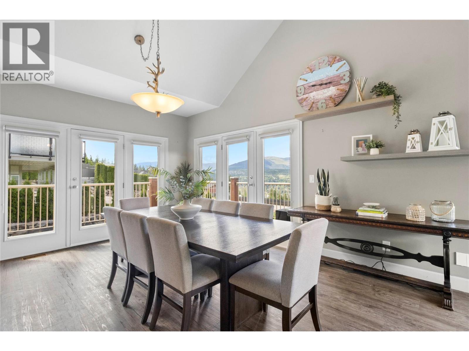 3240 Roncastle Road. Blind Bay, British Columbia