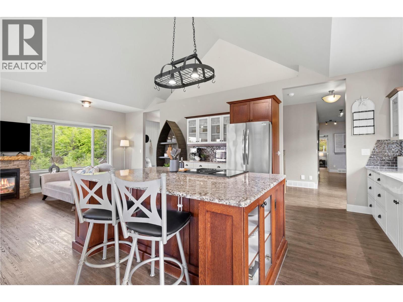 3240 Roncastle Road. Blind Bay, British Columbia