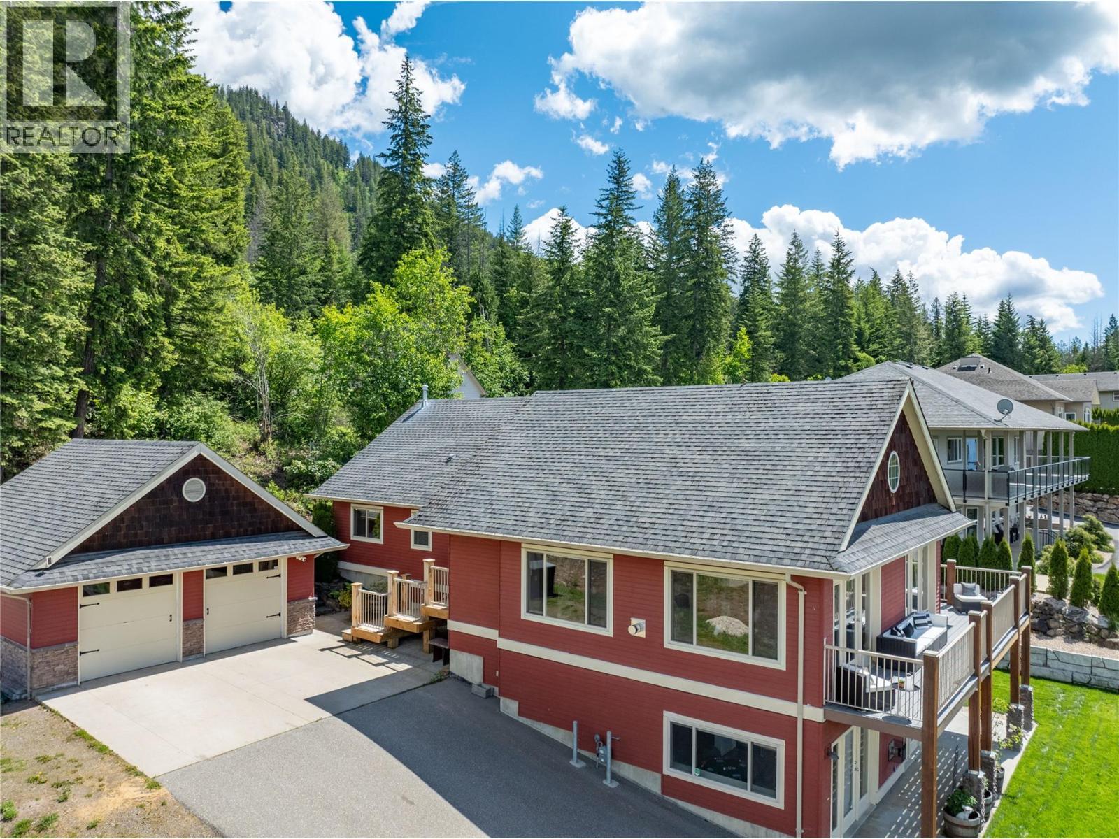 3240 Roncastle Road. Blind Bay, British Columbia
