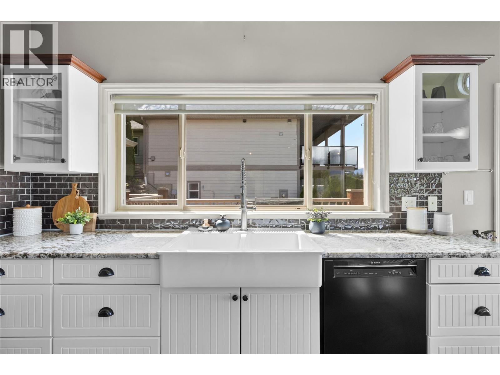 3240 Roncastle Road. Blind Bay, British Columbia