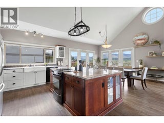 3240 Roncastle Road. Blind Bay, British Columbia