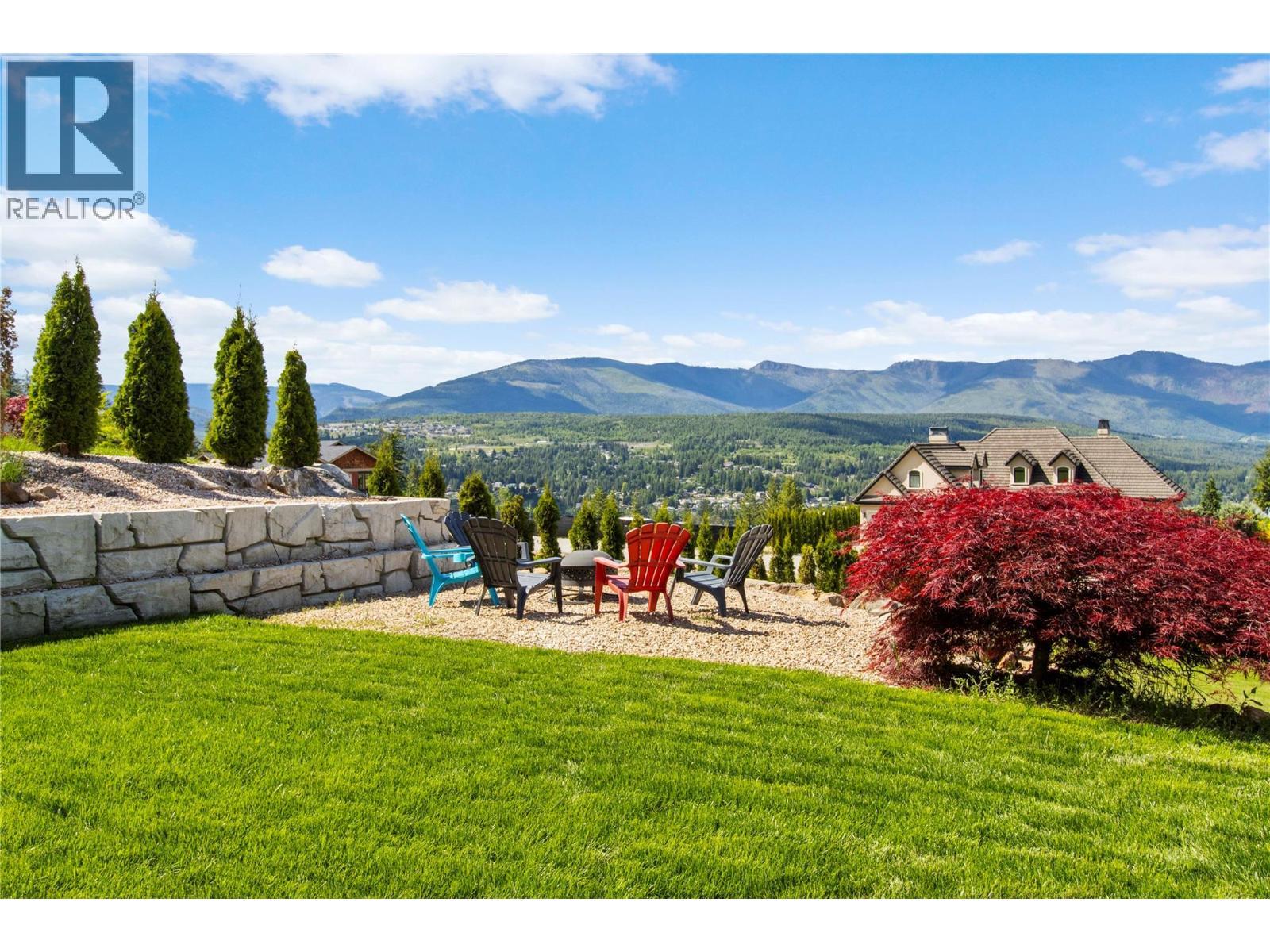 3240 Roncastle Road. Blind Bay, British Columbia