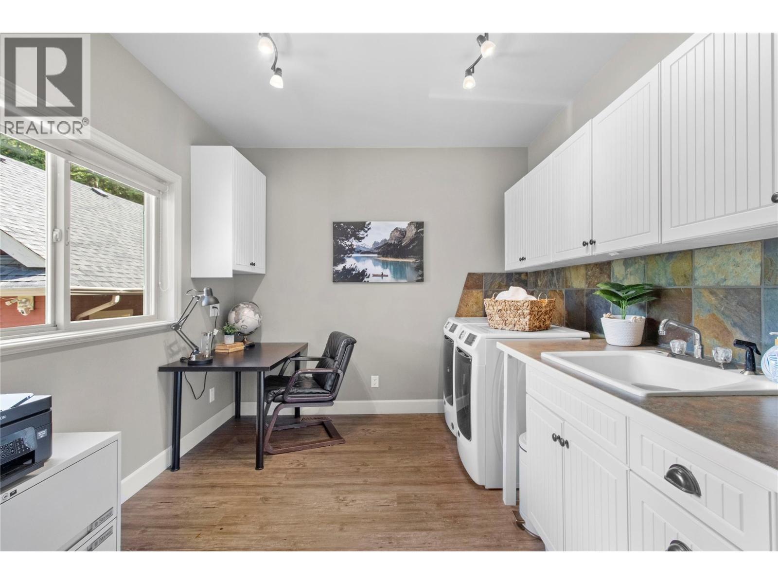 3240 Roncastle Road. Blind Bay, British Columbia