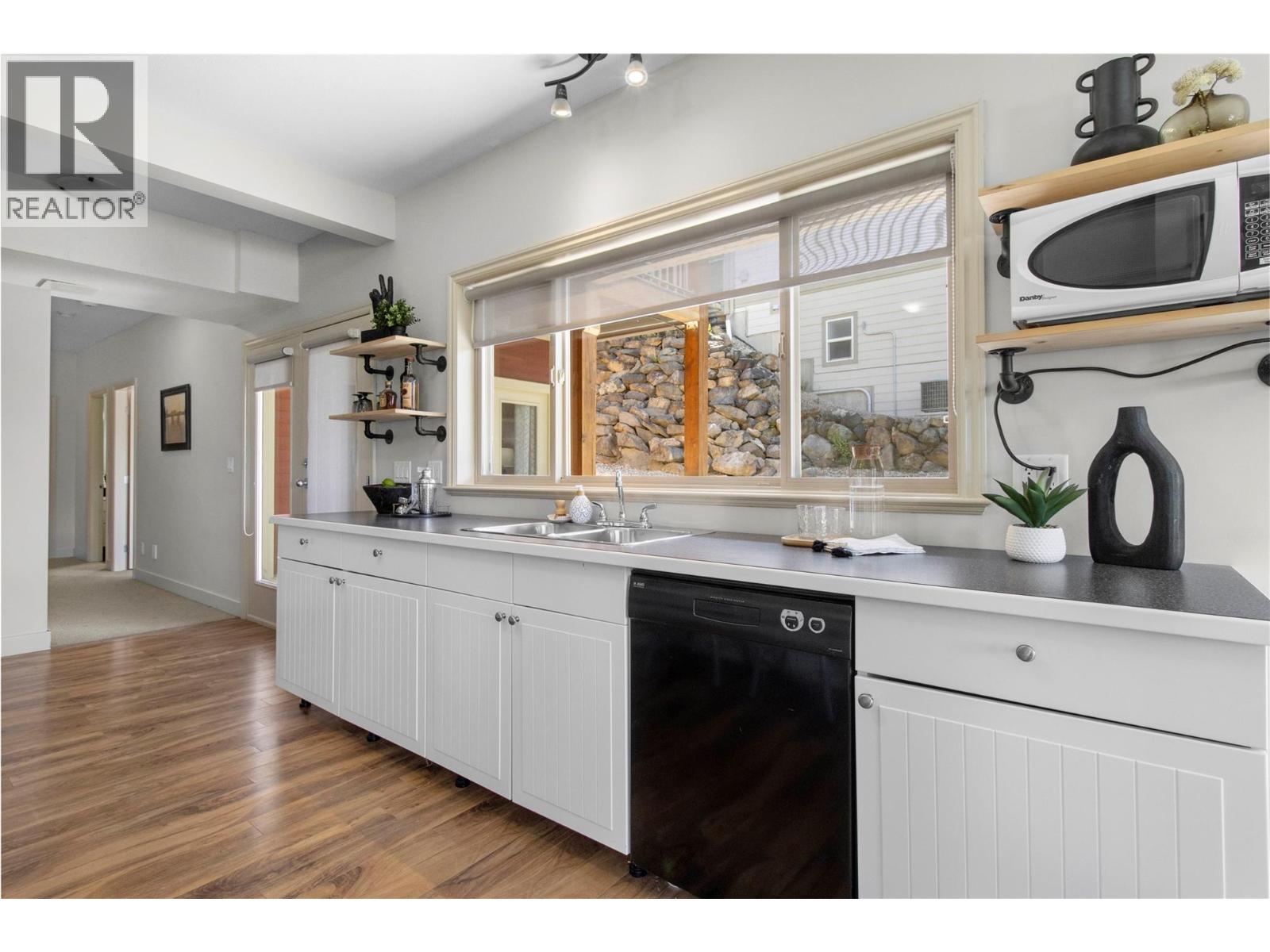 3240 Roncastle Road. Blind Bay, British Columbia