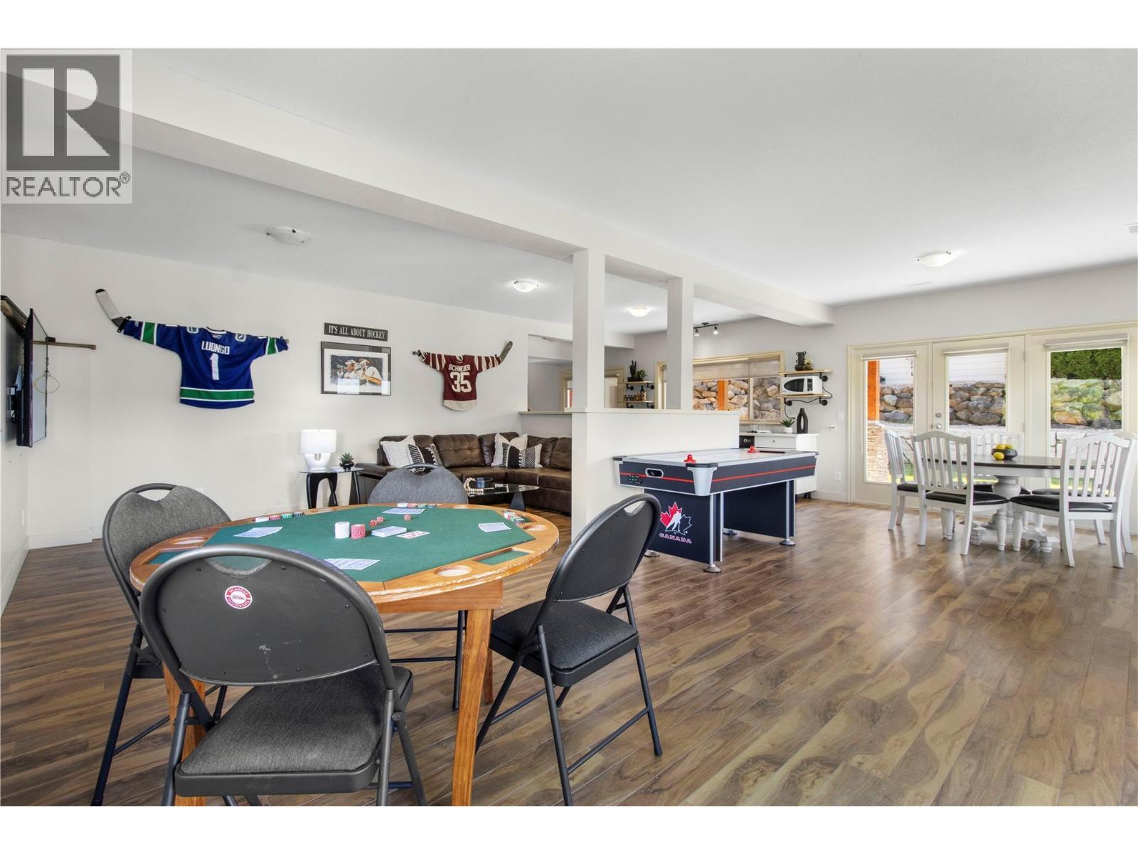 3240 Roncastle Road. Blind Bay, British Columbia