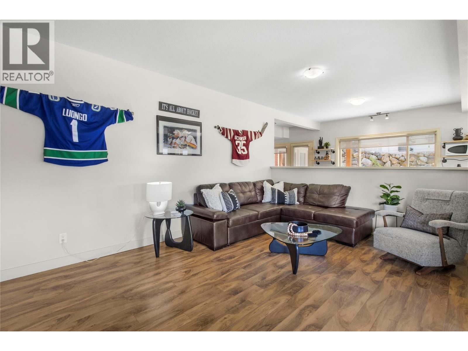 3240 Roncastle Road. Blind Bay, British Columbia