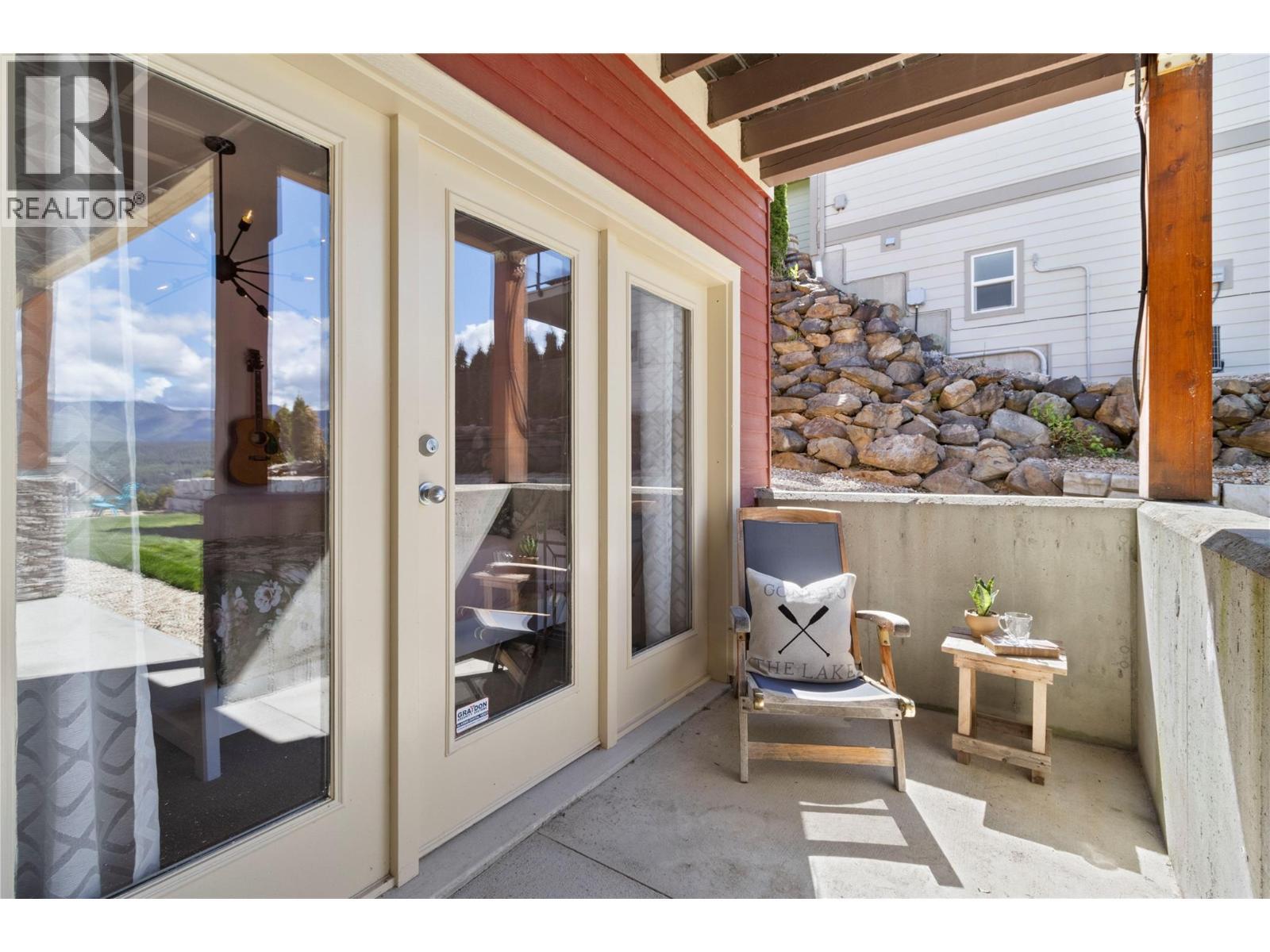 3240 Roncastle Road. Blind Bay, British Columbia