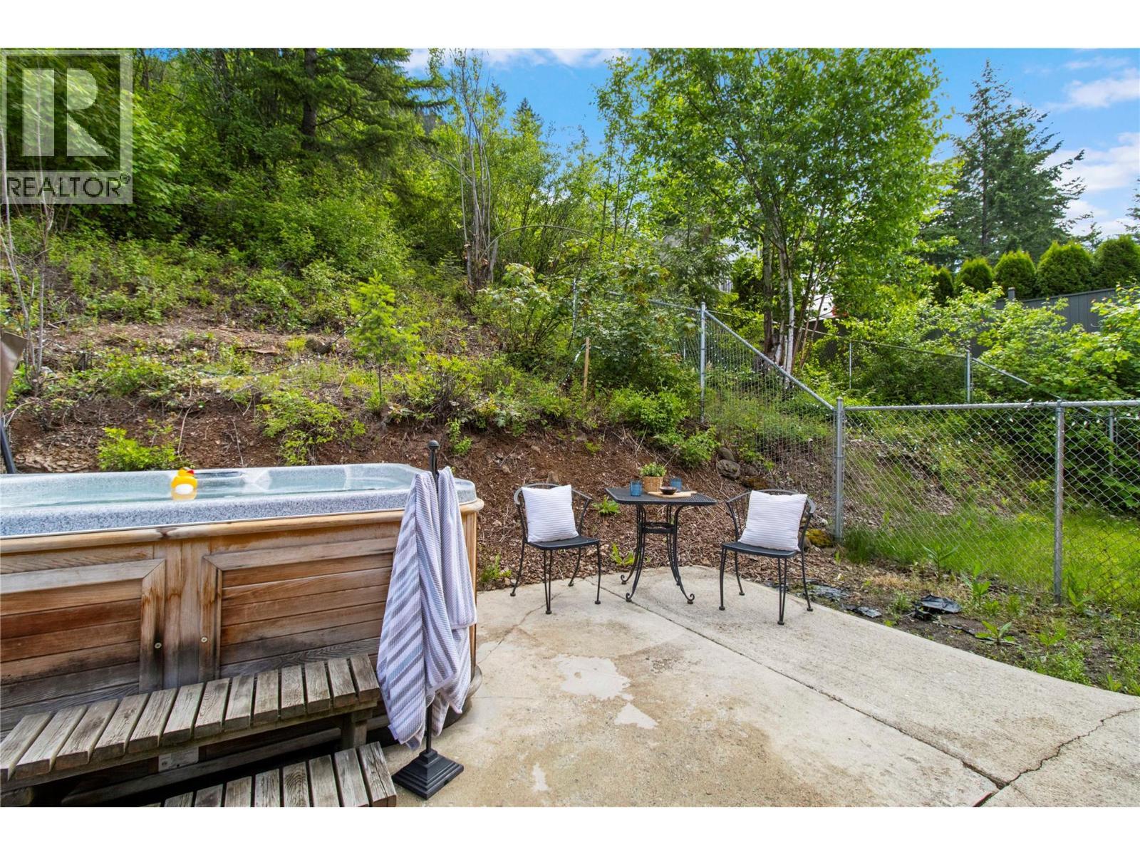 3240 Roncastle Road. Blind Bay, British Columbia