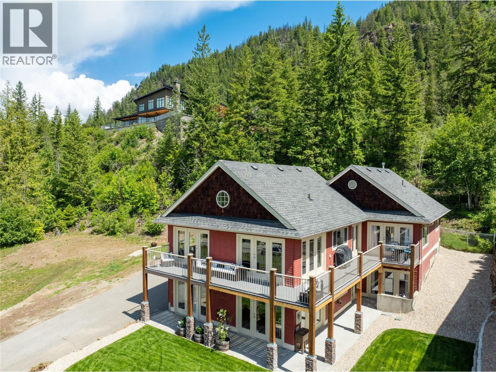 3240 Roncastle Road. Blind Bay, British Columbia