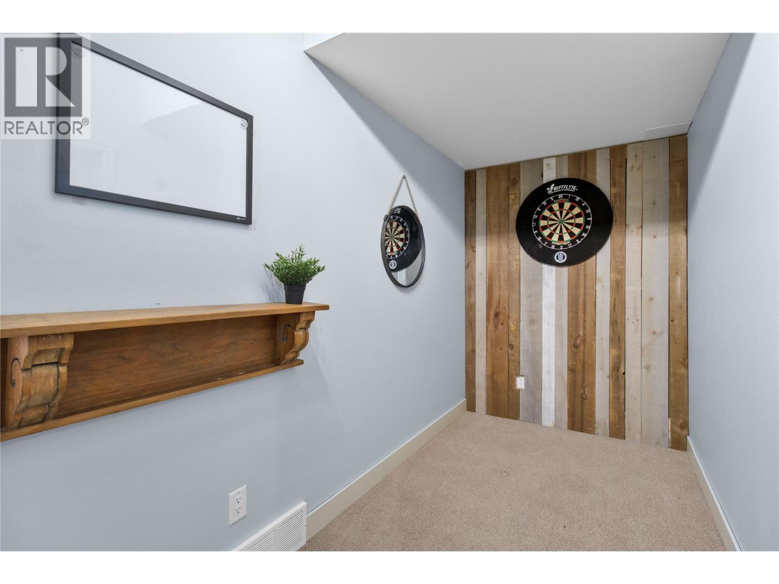 3240 Roncastle Road. Blind Bay, British Columbia