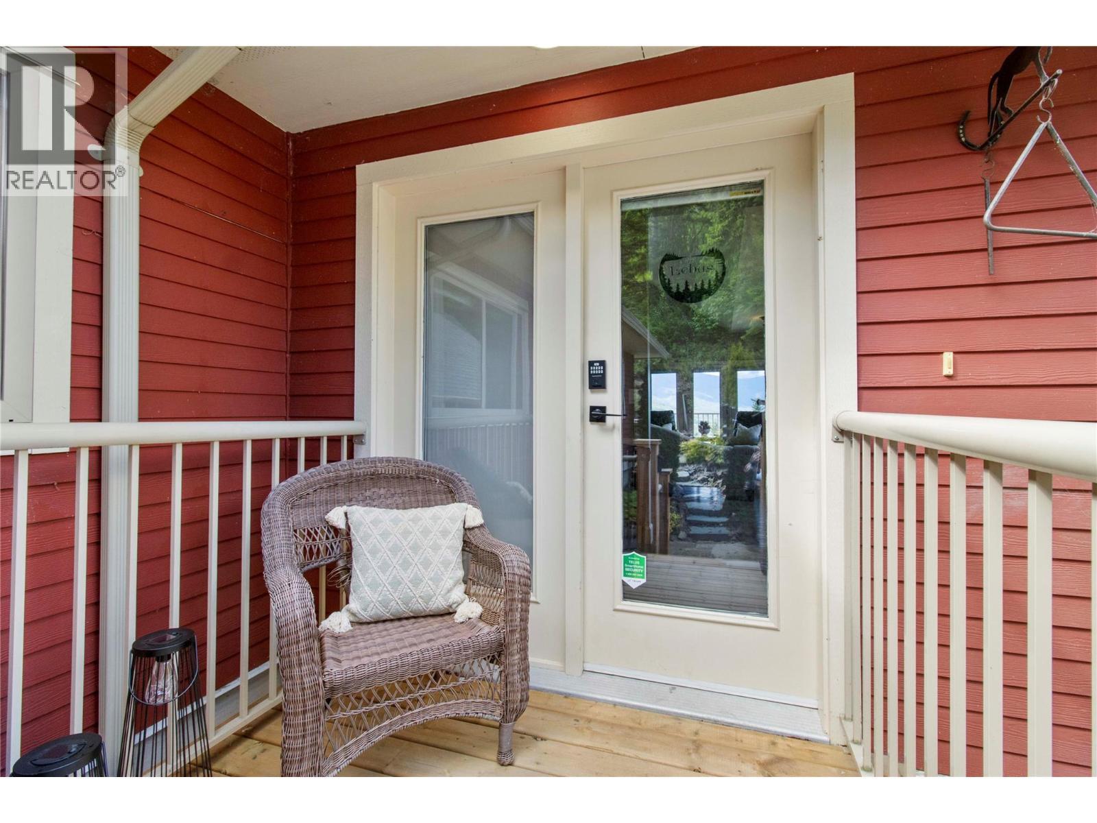 3240 Roncastle Road. Blind Bay, British Columbia