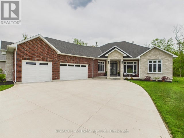 12 Sunset Place, Huron-Kinloss